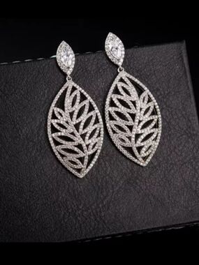 Elegant Silver Cubic Zircconia Filigree Leaf Teardrop Drop Dangle Earrings